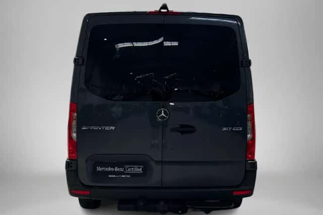 Mercedes-Benz Sprinter (2024) thumbnail 5