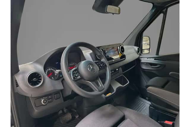 Mercedes-Benz Sprinter (2024) thumbnail 6