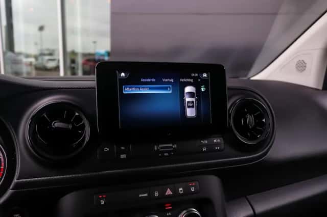 Mercedes-Benz eCitan (2024) thumbnail 33