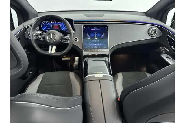 Mercedes-Benz EQE (2023) thumbnail 3