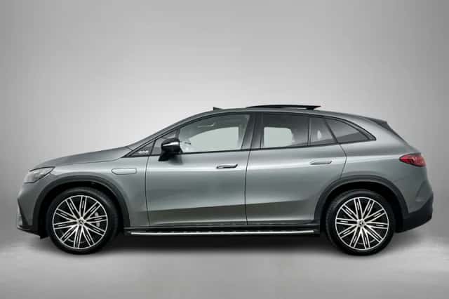 Mercedes-Benz EQE (2023) thumbnail 6
