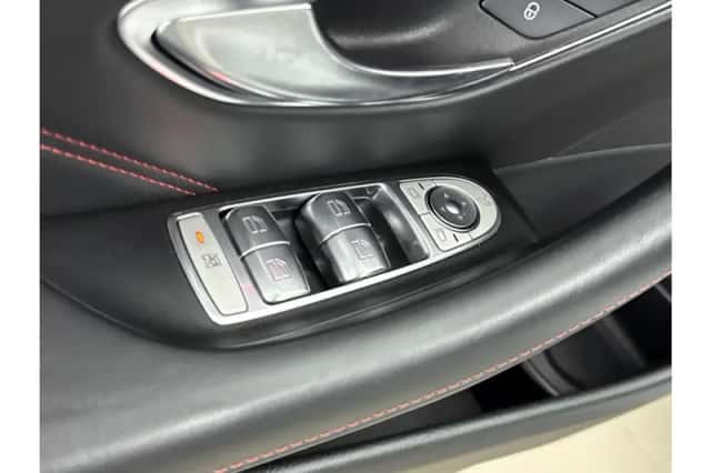 Mercedes-Benz E-Klasse (2018) thumbnail 25