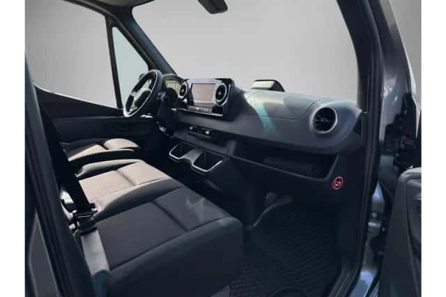 Mercedes-Benz Sprinter (2024) thumbnail 6