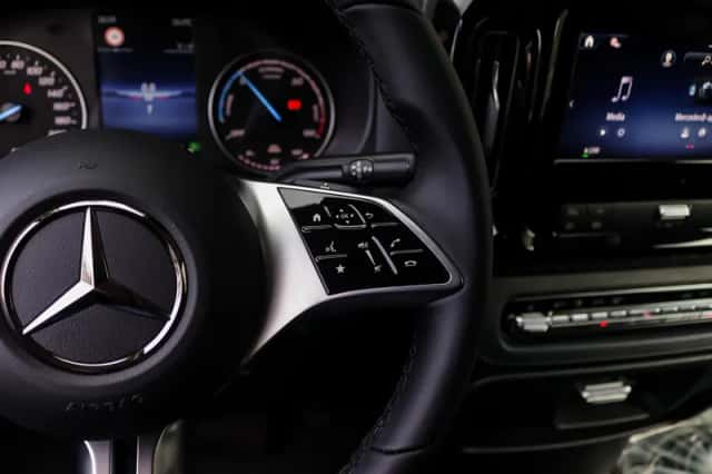 Mercedes-Benz eVito (2025) thumbnail 24