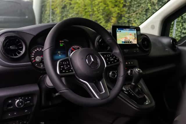 Mercedes-Benz eCitan (2025) thumbnail 27