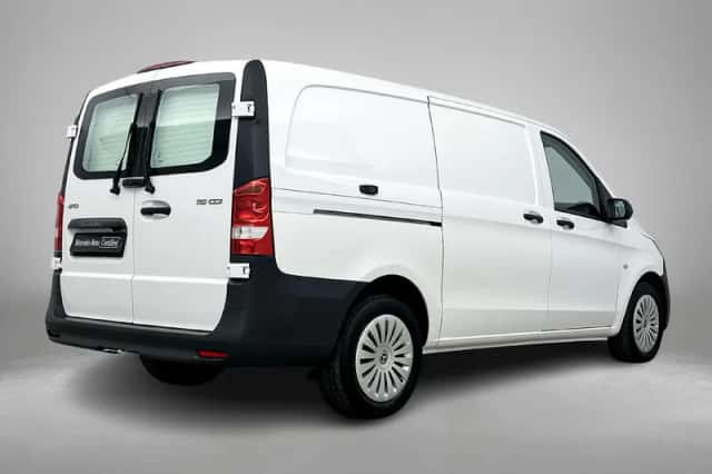 Mercedes-Benz Vito (2024) thumbnail 2