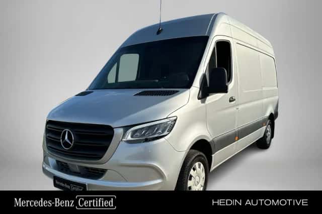 Mercedes-Benz Sprinter (2024) thumbnail 1