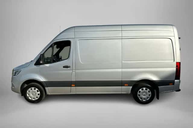 Mercedes-Benz Sprinter (2024) thumbnail 4
