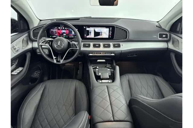 Mercedes-Benz GLE (2024) thumbnail 3