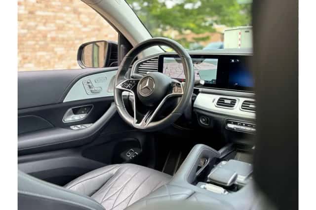 Mercedes-Benz GLE (2024) thumbnail 4
