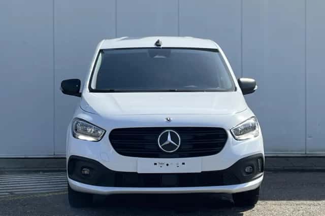Mercedes-Benz eCitan (2026) thumbnail 2