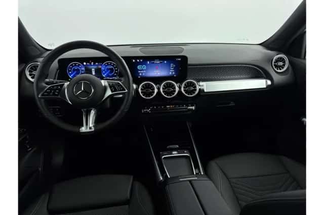 Mercedes-Benz EQB (2024) thumbnail 3