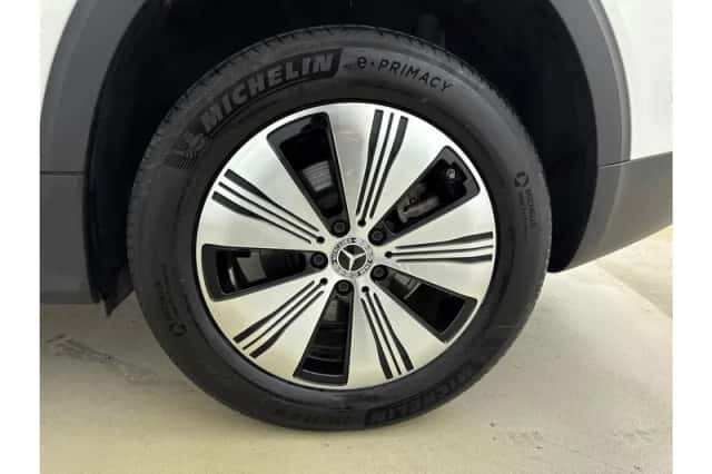 Mercedes-Benz EQB (2024) thumbnail 4