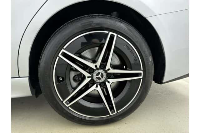 Mercedes-Benz C-Klasse (2025) thumbnail 4