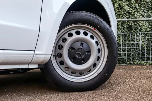 Mercedes-Benz eVito (2025) thumbnail 5