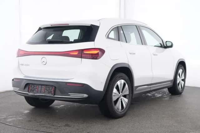 Mercedes-Benz EQA (2025) thumbnail 2