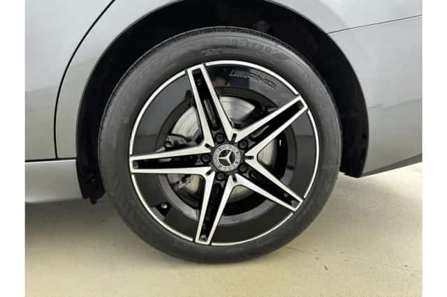 Mercedes-Benz C-Klasse (2025) thumbnail 4