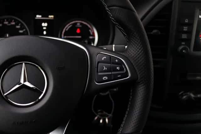 Mercedes-Benz eVito (2025) thumbnail 6