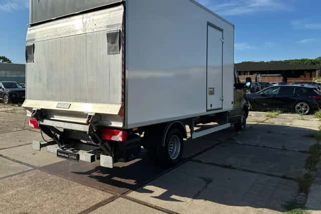 Mercedes-Benz Sprinter (2024) thumbnail 2