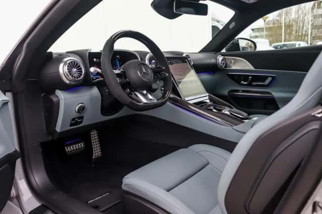 Mercedes-AMG GT (2025) thumbnail 3