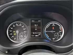 Mercedes-Benz eVito (2025) thumbnail 13