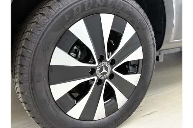 Mercedes-Benz eVito (2025) thumbnail 4