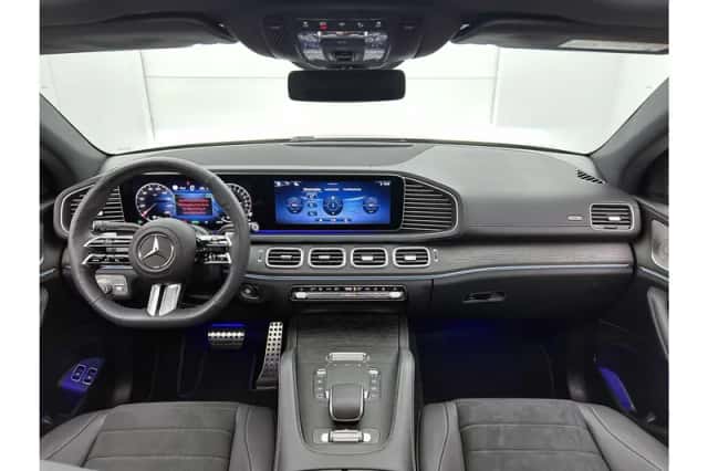 Mercedes-Benz GLE (2025) thumbnail 3