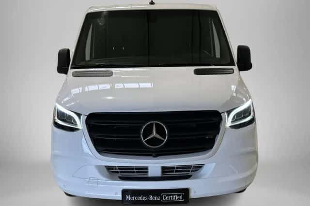 Mercedes-Benz Sprinter (2023) thumbnail 3
