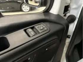 Mercedes-Benz Sprinter (2023) thumbnail 21