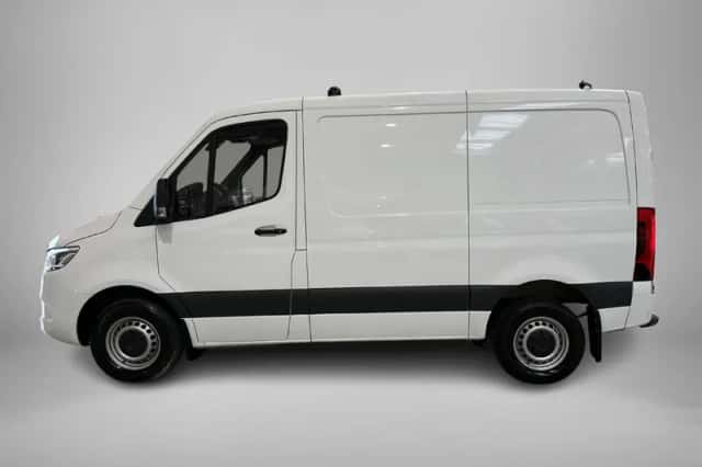 Mercedes-Benz Sprinter (2023) thumbnail 4