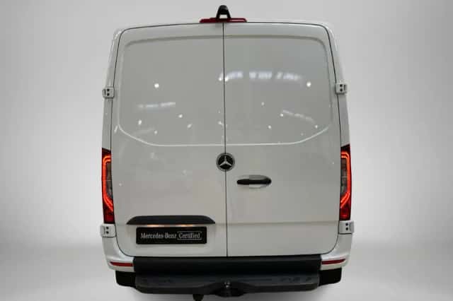 Mercedes-Benz Sprinter (2023) thumbnail 5