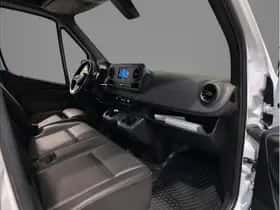 Mercedes-Benz Sprinter (2023) thumbnail 8