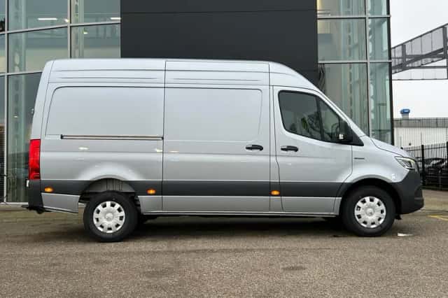 Mercedes-Benz eSprinter (2026) thumbnail 2