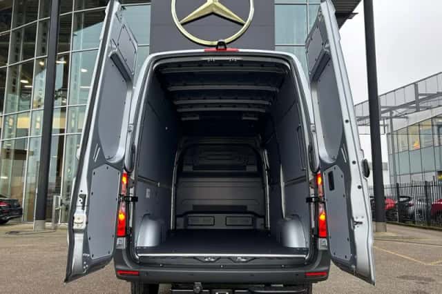 Mercedes-Benz eSprinter (2026) thumbnail 5