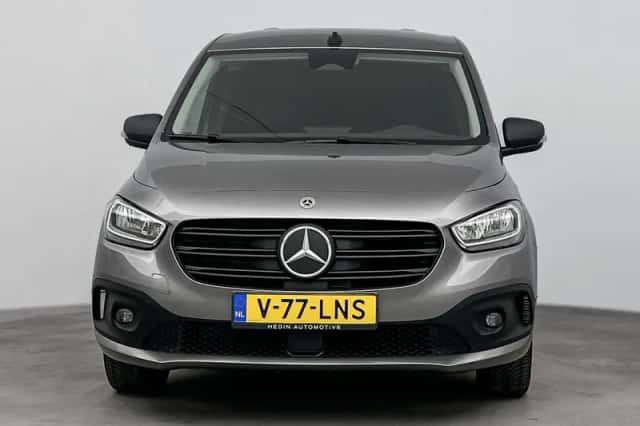 Mercedes-Benz eCitan (2025) thumbnail 5