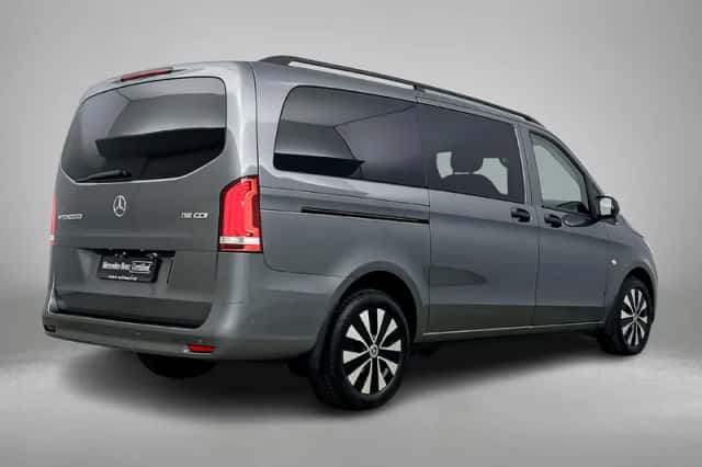 Mercedes-Benz Vito (2024) thumbnail 2