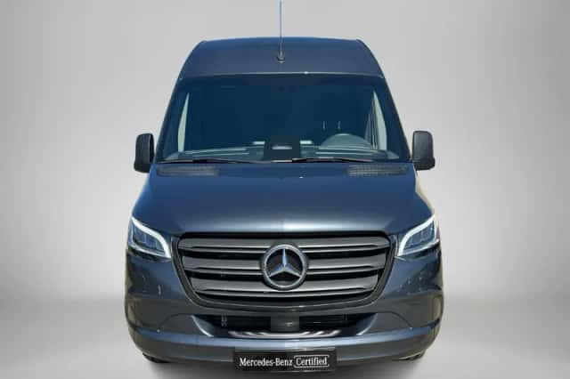 Mercedes-Benz Sprinter (2024) thumbnail 3