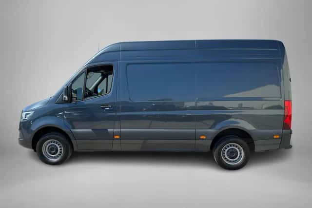 Mercedes-Benz Sprinter (2024) thumbnail 4