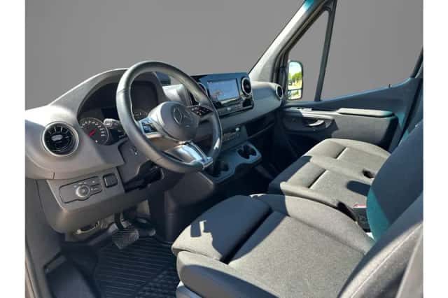 Mercedes-Benz Sprinter (2024) thumbnail 6