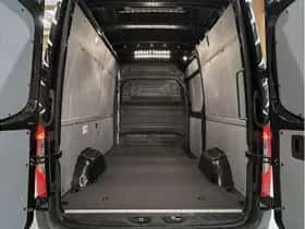 Mercedes-Benz eSprinter (2025) thumbnail 11
