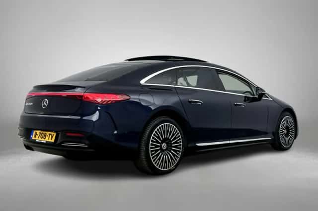 Mercedes-Benz EQS (2022) thumbnail 2