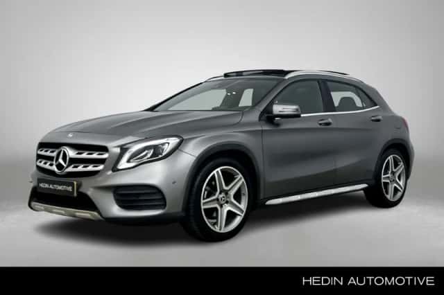 Mercedes-Benz GLA (2018) thumbnail 1