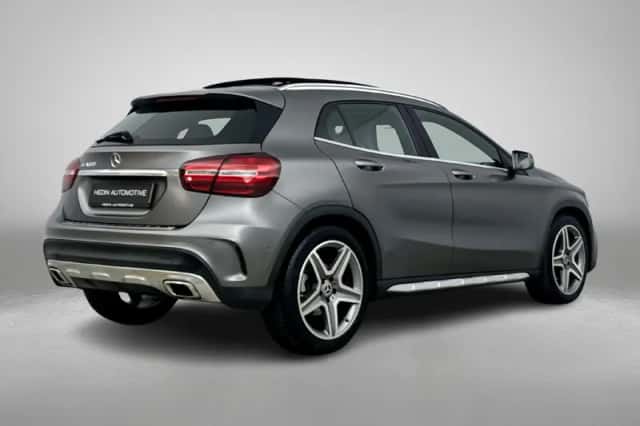 Mercedes-Benz GLA (2018) thumbnail 2