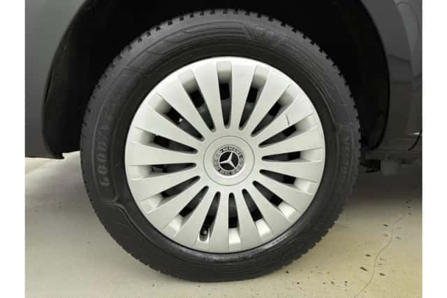 Mercedes-Benz Vito (2024) thumbnail 3