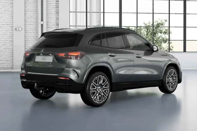 Mercedes-Benz GLA (2026) thumbnail 2