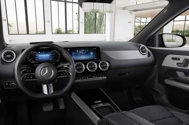 Mercedes-Benz GLA (2026) thumbnail 3