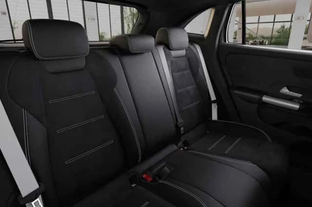 Mercedes-Benz GLA (2026) thumbnail 6