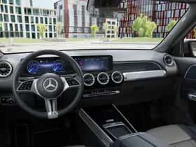 Mercedes-Benz EQB (2026) thumbnail 3