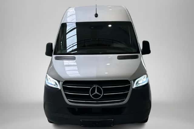 Mercedes-Benz Sprinter (2024) thumbnail 3