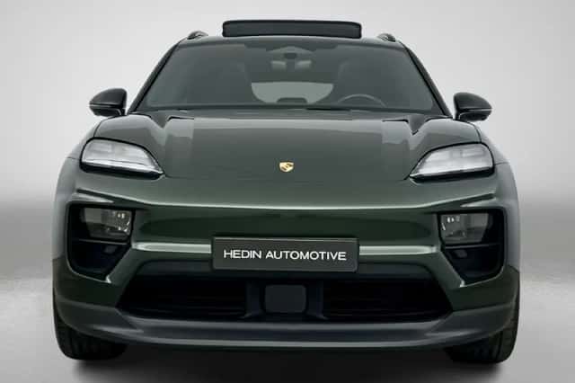 Porsche Macan (2024) thumbnail 5